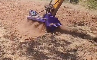 农用车改装拉挖机是否合法安全？