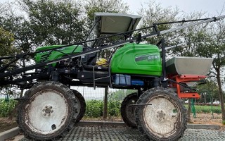 一些新型自走式农用机械
