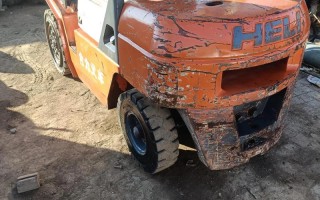 农用三轮改叉车安全吗？能上路吗？