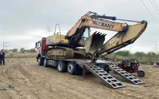 挖机下农用车拖车操作是否安全？