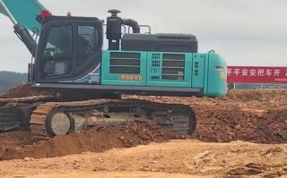 农用挖掘机选啥工作最赚钱？