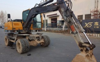 河源农用挖掘机厂家直销价格多少？