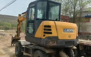 60挖机上农用车视频