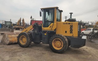 鹤岗二手铲车价格多少？能干农活吗？