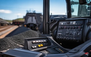 装载机怎么快速装煤