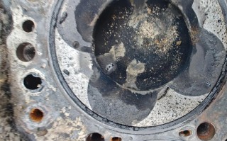 挖机缸体开裂了怎么办