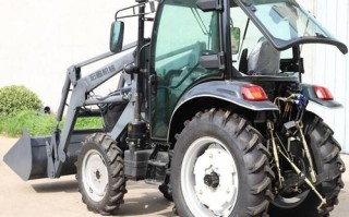 两头忙拖拉机，农忙时为何两头兼顾？