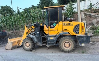 农用装载机出租怎么操作？