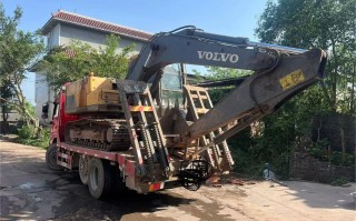 农用车改挖机拖车是否合法？