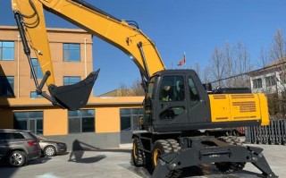 农用四轮改挖机，真能省钱又高效？