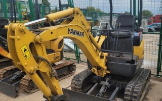 二手小型农用挖土机多少钱？