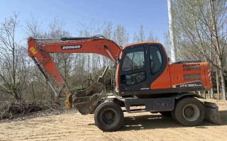 宜春农用挖掘机厂家哪家好？