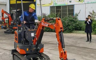 长春农用小型挖掘机有何选购优势？