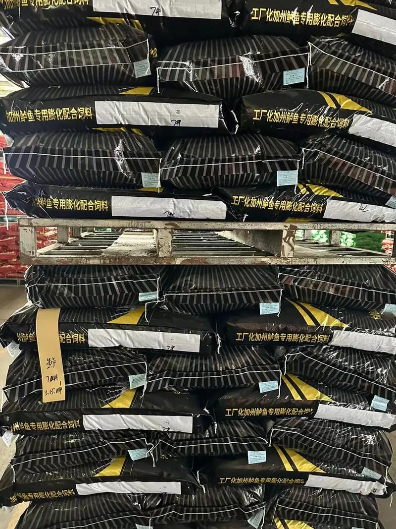 鲈鱼爱吃什么饲料-第2张图片-宁夏农业信息网