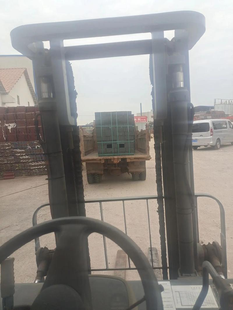 叉车怎么变铲车-第3张图片-宁夏农业信息网