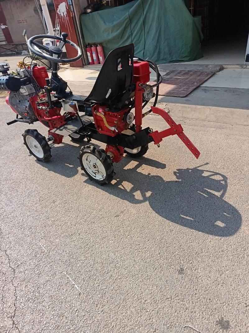 农用机械网四驱微耕机有何优势？-第1张图片-宁夏农业信息网