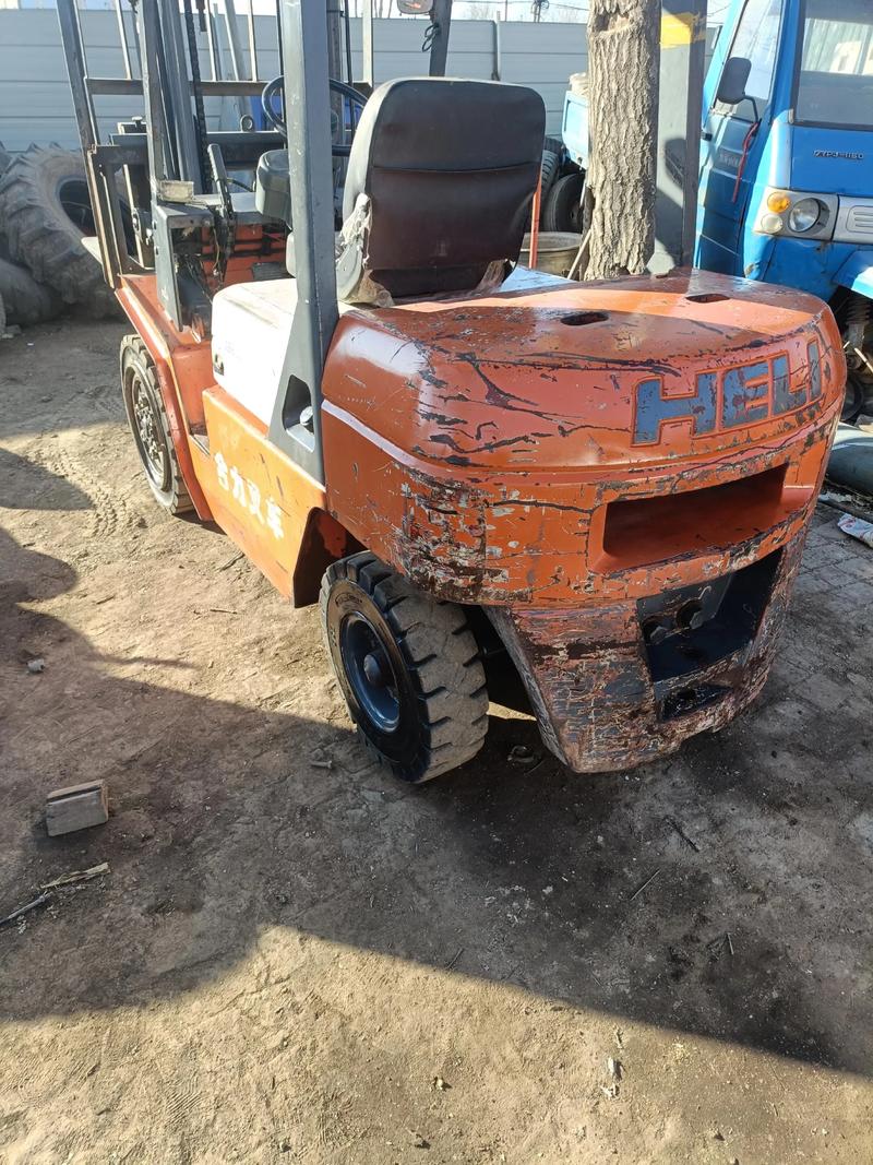 农用三轮改叉车安全吗?能上路吗?-第1张图片-宁夏农业信息网 农用三轮改叉车安全吗?能上路吗?-第1张图片-宁夏农业信息网