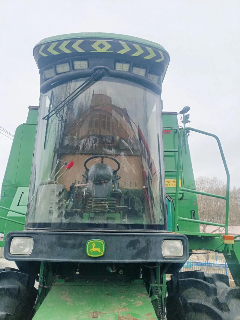 农用车约翰迪尔驾驶楼有何特点？-第2张图片-宁夏农业信息网