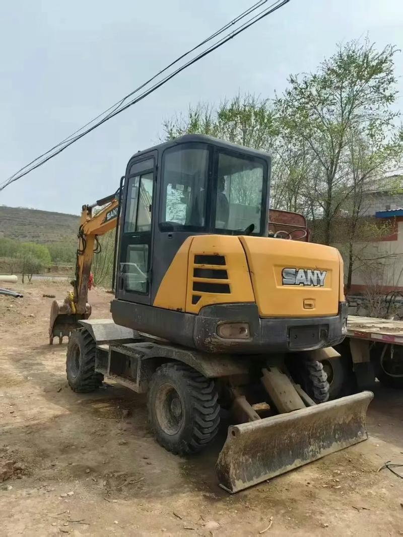 60挖机上农用车视频-第1张图片-宁夏农业信息网