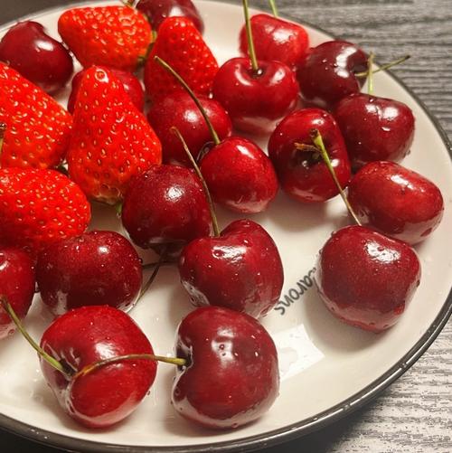 深红色樱桃是哪个品种？-第2张图片-宁夏农业信息网