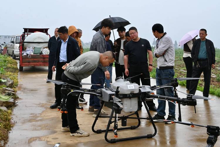 植保无人机设计如何兼顾高效与安全？-第3张图片-宁夏农业信息网