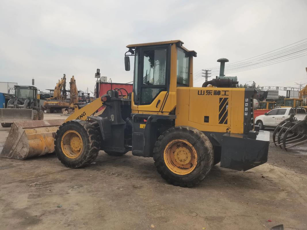 鹤岗二手铲车价格多少？能干农活吗？-第1张图片-宁夏农业信息网