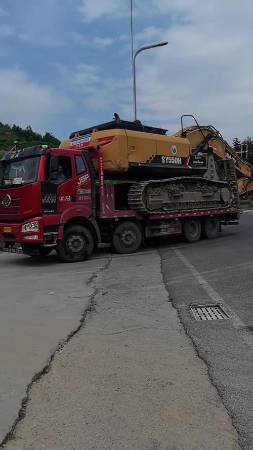 农用车拉挖机，安全合规吗？-第1张图片-宁夏农业信息网